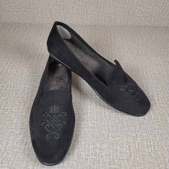 AEROSOLES Betunia Loafers Women's Size 10 Shoes Black velvet Crest Flats - Picture 1 of 11